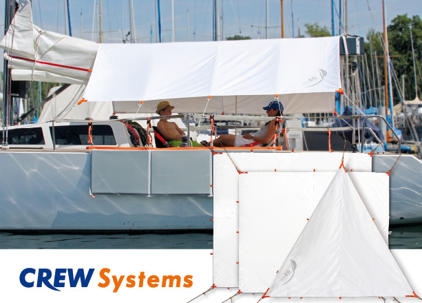 Toldo para velero seaEQ Weather-Sail instalado en una embarcación de vela en el puerto